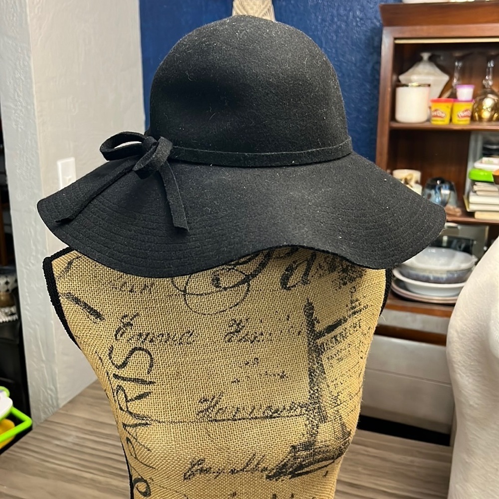 C.C WOOL FLOPPY BEACH HAT BLACK